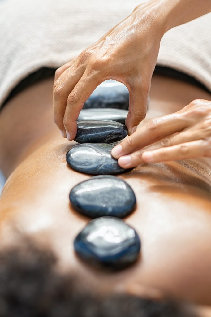 Massage aux pierres chaudes - Art Haya